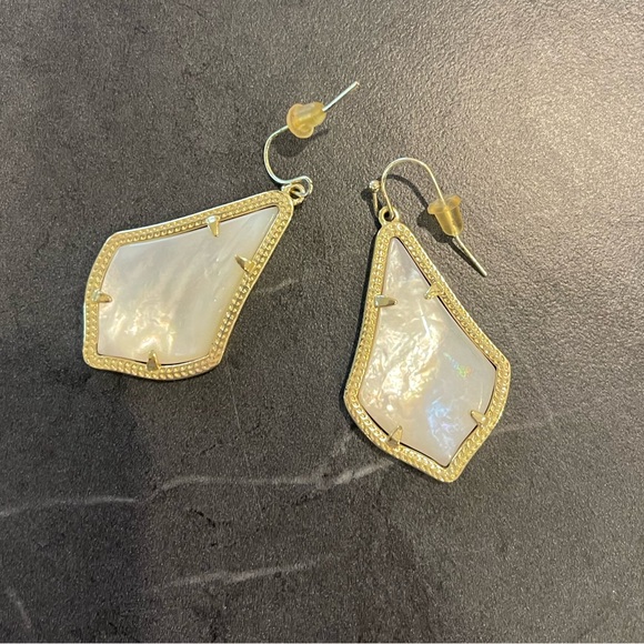 Kendra Scott Jewelry - Kendra Scott White & Gold Earrings
